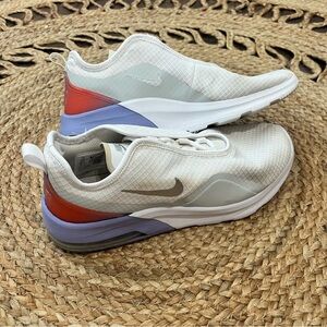 Nike Women’s Air Max Motion 2 size 9.5